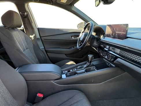 Used 2025 Honda Accord Sport image 14