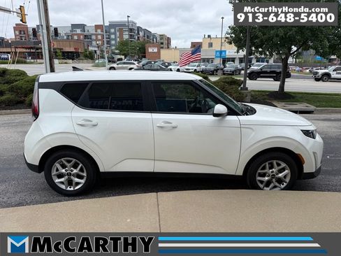 Used 2023 Kia Soul LX w/ Option Group 015 FWD image 10