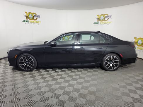 Certified 2023 BMW 760i xDrive w/ Executive Package AWD/4WD image 4