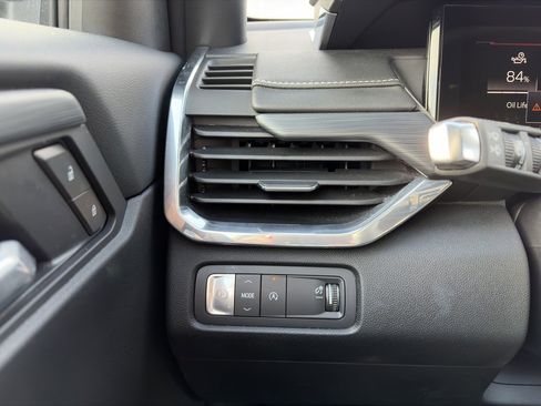 Used 2025 GMC Acadia Elevation image 17