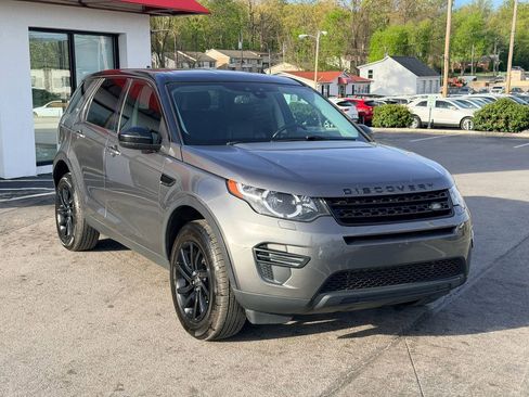 Used 2016 Land Rover Discovery Sport SE image 8
