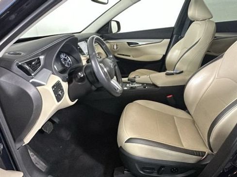 Used 2022 INFINITI QX50 Essential AWD/4WD image 11