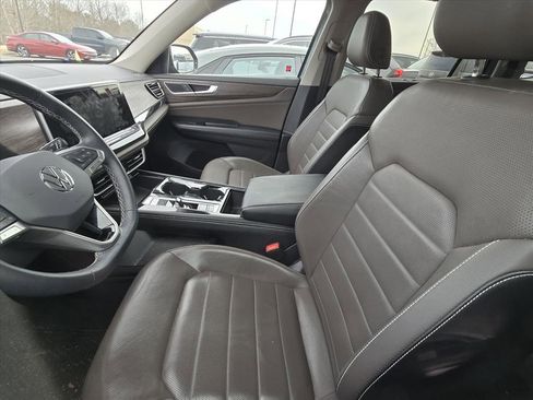 Used 2024 Volkswagen Atlas SEL image 6