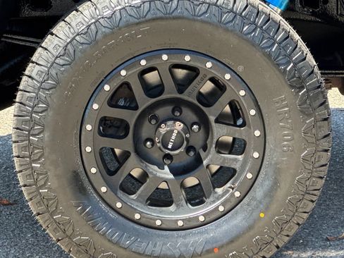 Used 2014 Ford F150 Raptor w/ Exterior Graphics Package AWD/4WD image 25