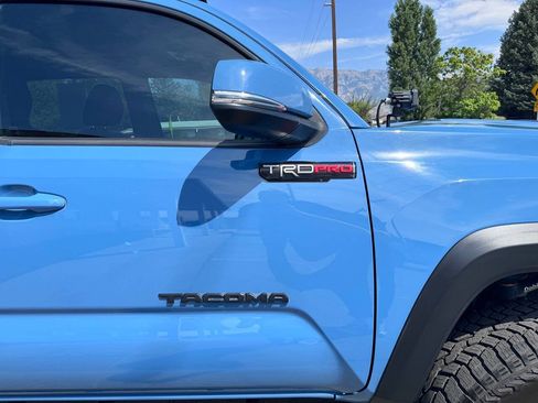 Used 2019 Toyota Tacoma TRD Off-Road AWD/4WD image 14