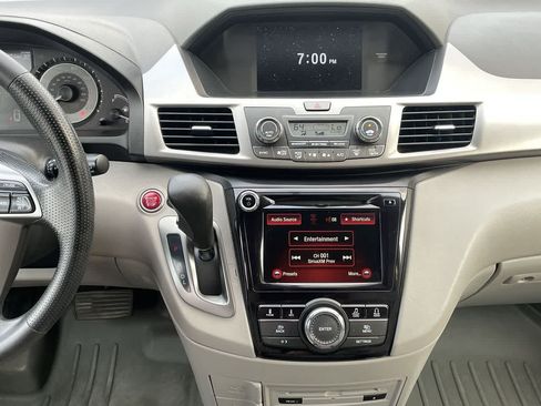 Used 2016 Honda Odyssey SE image 13
