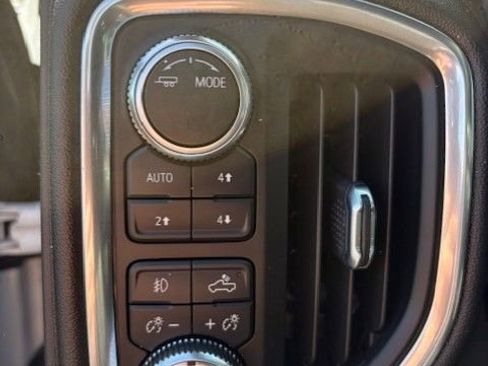 Used 2022 GMC Sierra 1500 AT4 w/ AT4 Premium Package image 10