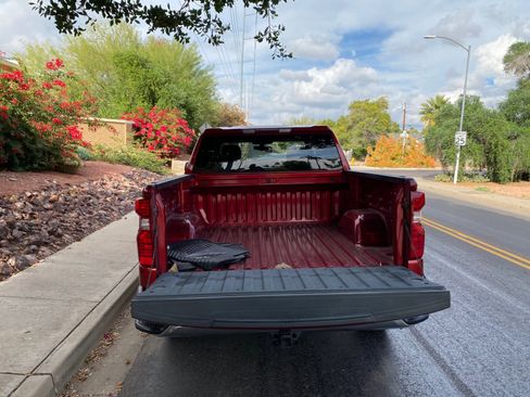 Used 2021 Chevrolet Silverado 1500 LT image 10