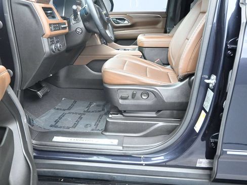 Used 2023 Chevrolet Tahoe High Country AWD/4WD image 11