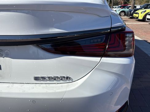 Used 2023 Lexus ES 300h F Sport image 42