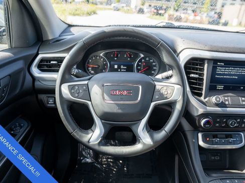 Used 2023 GMC Acadia SLT image 15