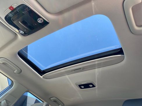 Certified 2024 Kia Seltos SX w/ SX Sunroof Package AWD/4WD image 24