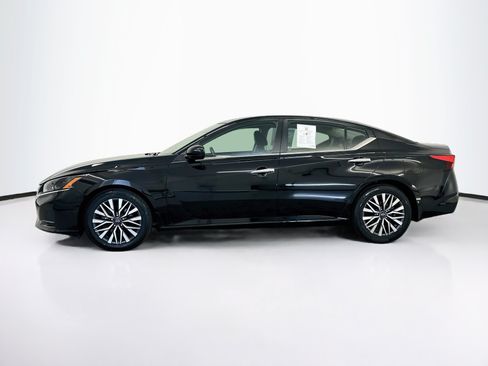 Used 2023 Nissan Altima 2.5 SV w/ SV Premium Package FWD image 4