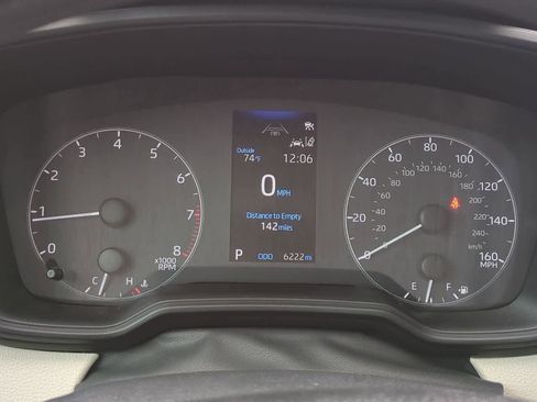 Used 2025 Toyota Corolla LE image 33