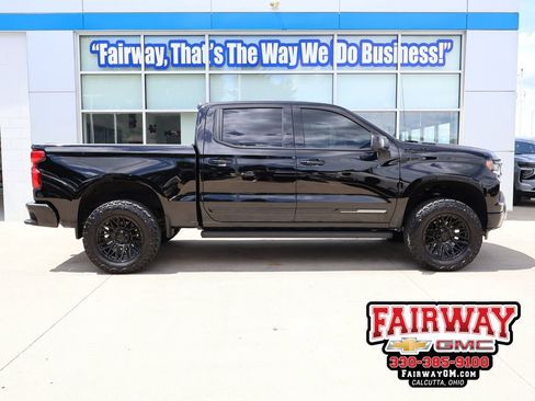 Used 2025 Chevrolet Silverado 1500 High Country w/ Midnight Edition AWD/4WD image 1