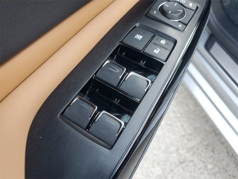 Used 2022 Lexus ES 350 w/ Premium Package image 17