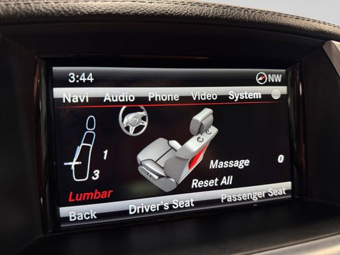 Used 2016 Mercedes-Benz GL 550 4MATIC image 35