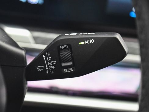 Used 2023 BMW i7 xDrive60 w/ Executive Package 2 image 31