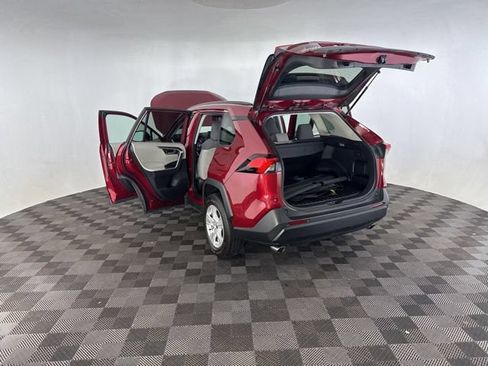 Used 2021 Toyota RAV4 XLE w/ XLE Grade Weather Package AWD/4WD image 16