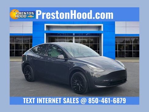 Used 2024 Tesla Model Y 2WD image 1