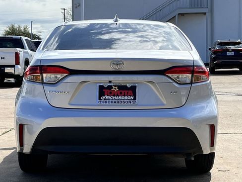 Used 2023 Toyota Corolla LE image 5