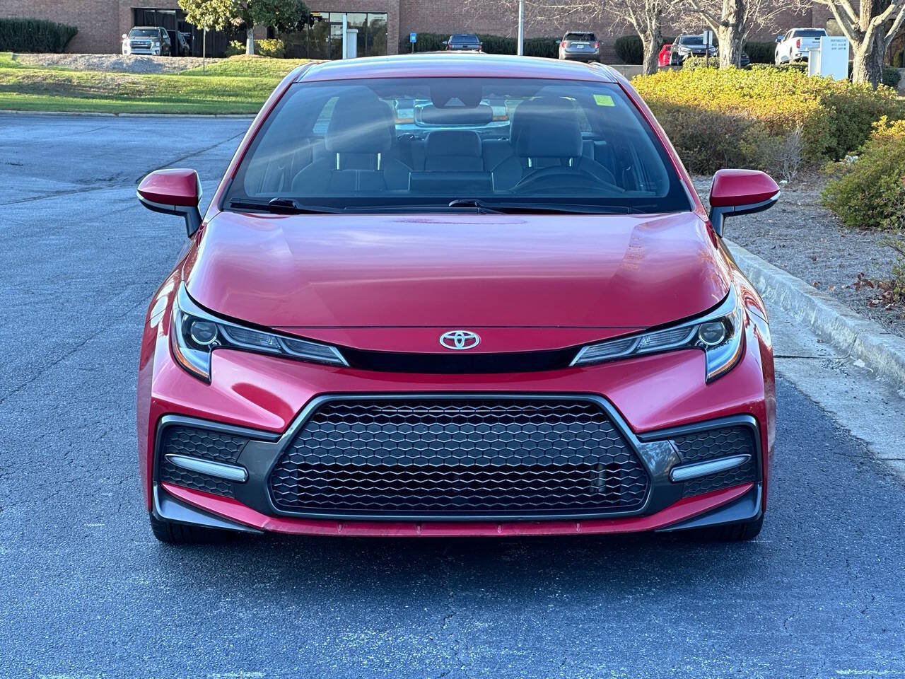 Used 2020 Toyota Corolla SE FWD image 3