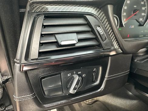 Used 2018 BMW M4 Coupe w/ Competition Package image 17