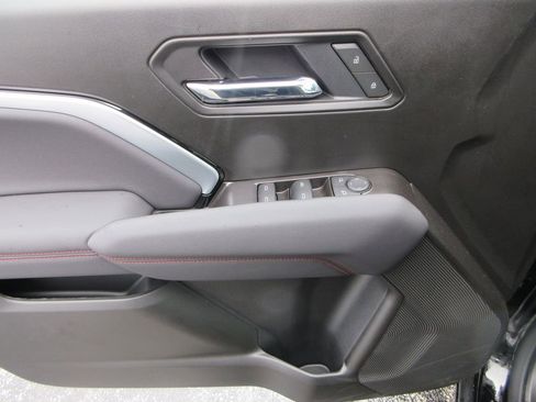 Used 2025 Chevrolet Colorado Z71 image 20