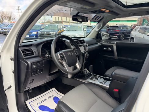 Used 2019 Toyota 4Runner SR5 Premium image 10