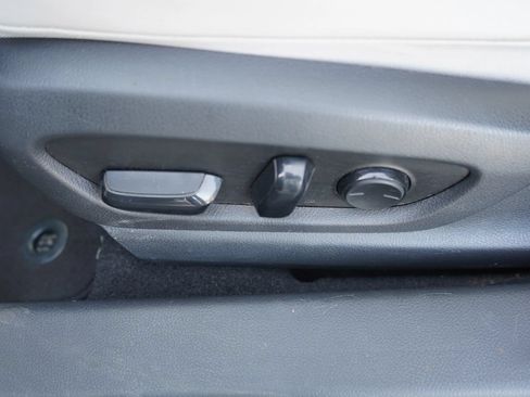 Used 2019 Lexus UX 200 FWD image 14