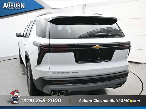 New 2026 Chevrolet Traverse LT image 13