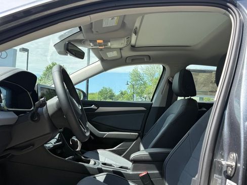 New 2026 Volkswagen Jetta SE FWD image 29