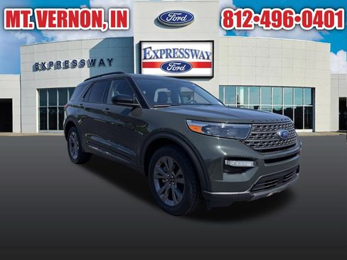 Used 2023 Ford Explorer XLT w/ Equipment Group 202A AWD/4WD image 4