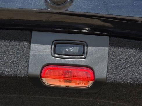 Used 2016 Porsche Cayenne S image 25