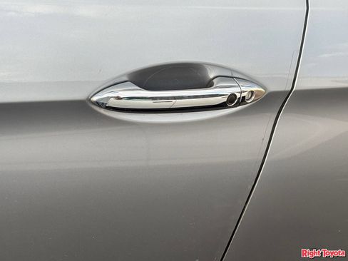 Used 2020 Honda Pilot Touring image 10