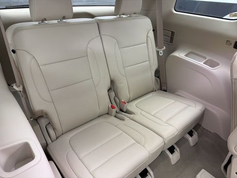 Used 2023 GMC Acadia Denali w/ Black Diamond Edition image 25