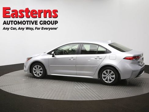 Used 2022 Toyota Corolla LE FWD image 60