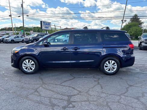 Used 2018 Kia Sedona LX w/ LX Essentials Premium Package FWD image 4