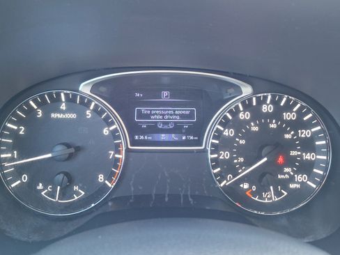 Used 2020 Nissan Pathfinder SV FWD image 12