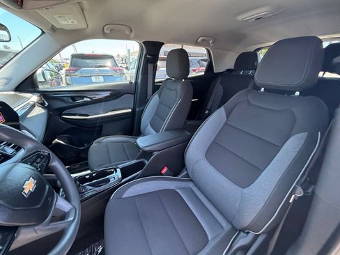 Used 2025 Chevrolet TrailBlazer LT FWD image 48