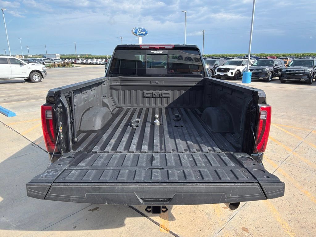 Used 2025 GMC Sierra 2500 SLT AWD/4WD image 7