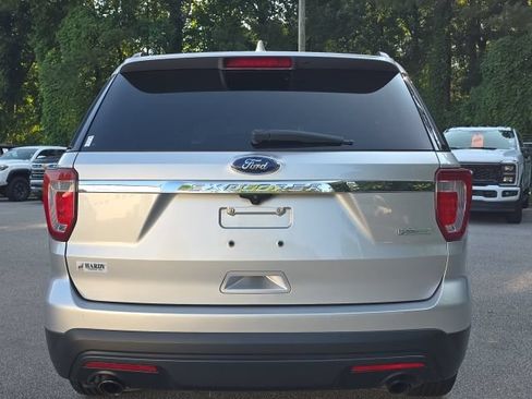Used 2017 Ford Explorer FWD image 5