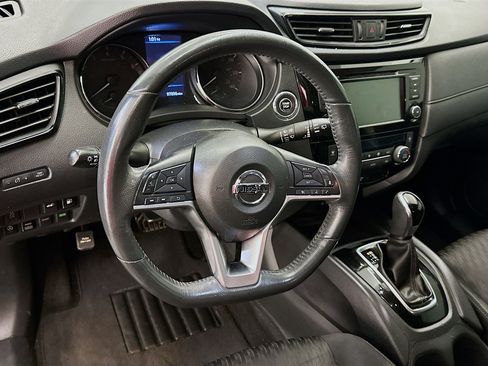 Used 2018 Nissan Rogue SV w/ Premium Package AWD/4WD image 18