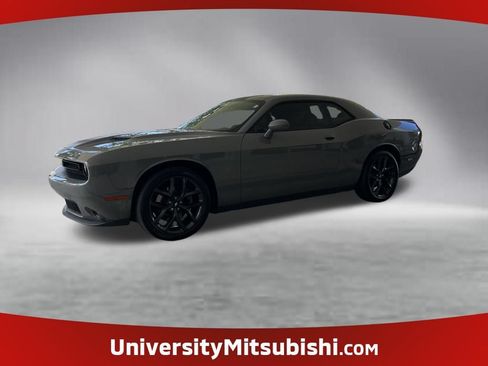 Used 2019 Dodge Challenger SXT w/ Plus Package RWD image 1