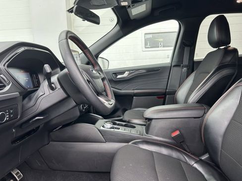 Used 2024 Ford Escape ST-Line image 8