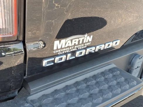 Used 2023 Chevrolet Colorado LT w/ LT Convenience Package III RWD image 11