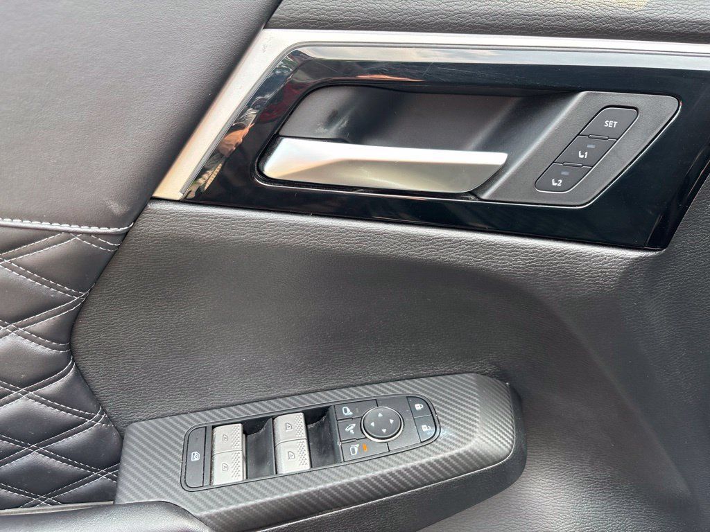 Used 2024 Mitsubishi Outlander SEL AWD/4WD image 18