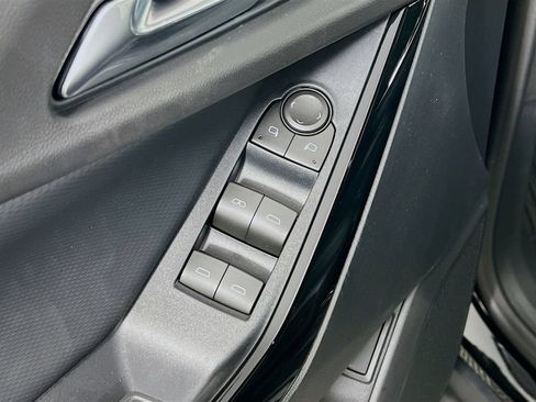 New 2026 Chevrolet Equinox LT w/ Convenience Package II AWD/4WD image 32