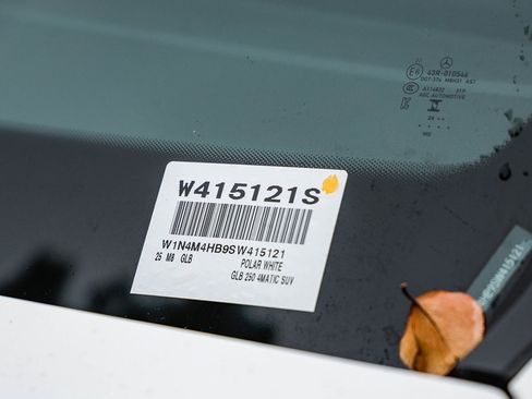 Certified 2025 Mercedes-Benz GLB 250 4MATIC image 26