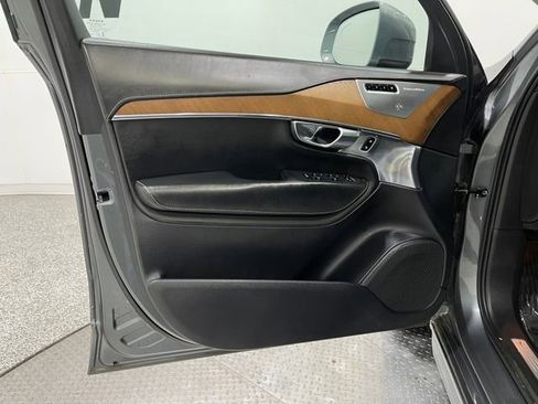 Used 2017 Volvo XC90 T6 Inscription w/ Vision Package image 16
